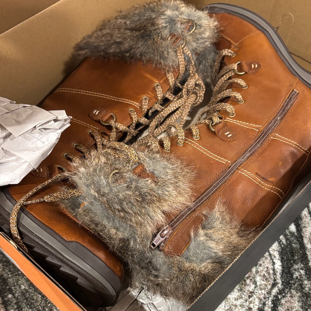 Merrells Brown Fur-Lined Lace-Up Boots